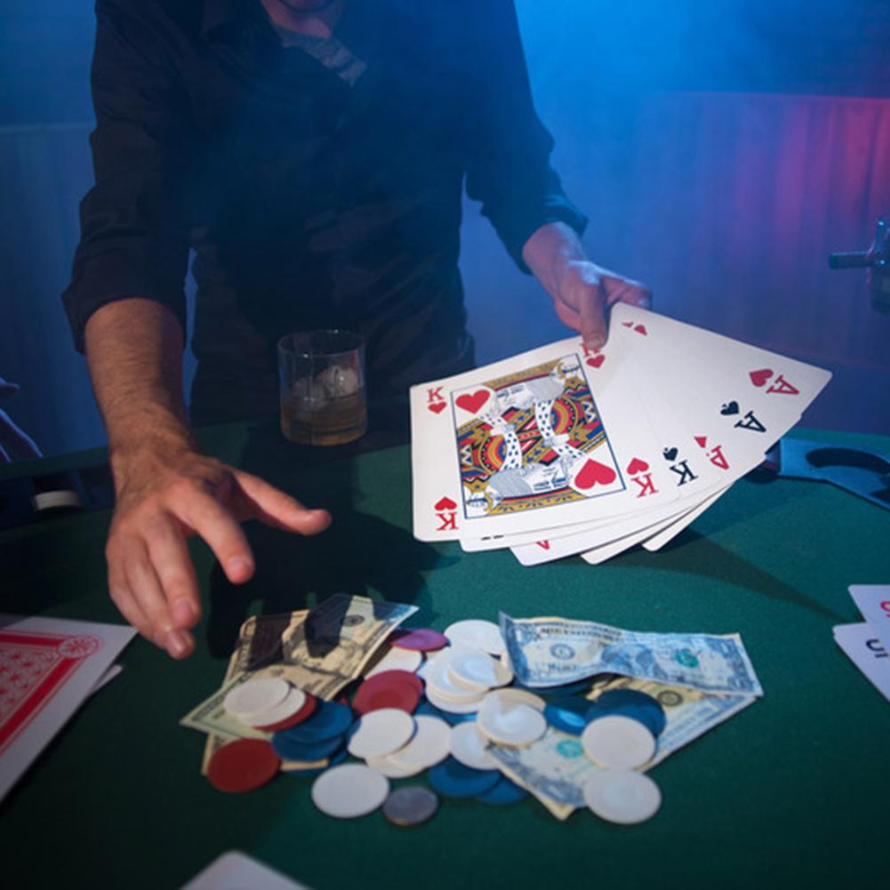 Ekstra Büyük Boy Oyun Kartları – Dev Boyutlu ve Kolay Okunabilir Tasarım