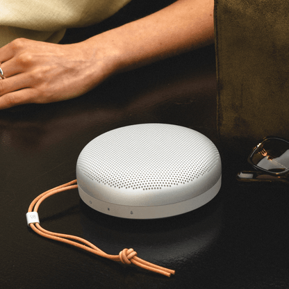 Bang & Olufsen Beosound A1 3. Nesil Su Geçirmez Taşınabilir Bluetooth Hoparlör
